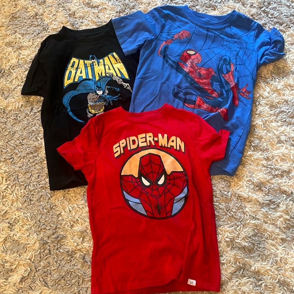 Like new 3 marvel short sleeve shirts GAP size 6